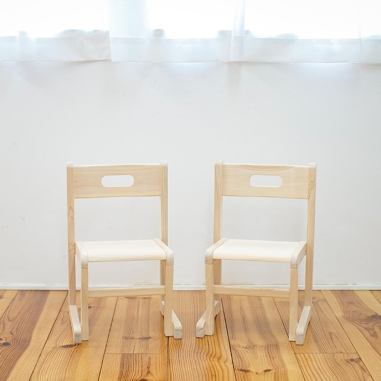 習い事教室などで！ スタッキングチェア IKONIH アイコニー (檜/木製