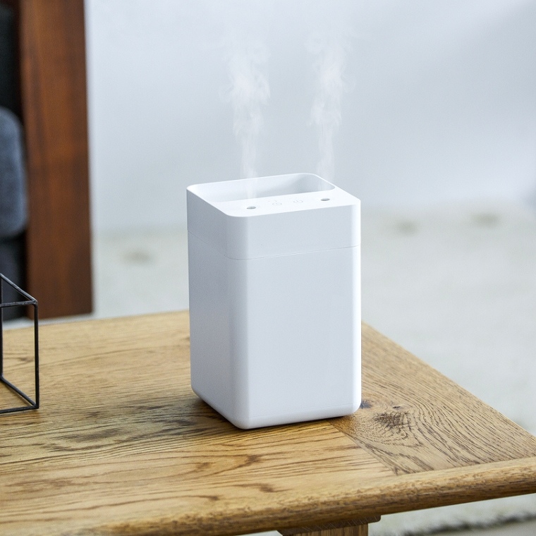 2本の加湿スティックを搭載した 充電式コードレス超音波式加湿器