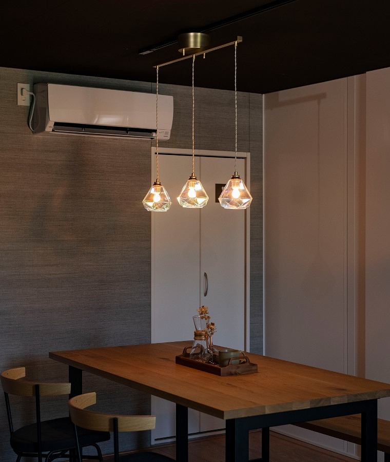 宝石のようなガラスシェードのペンダントライト 3灯 LED対応 OL-002